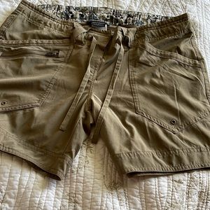 Exofficio Womens size 8 shorts in perfect cond.